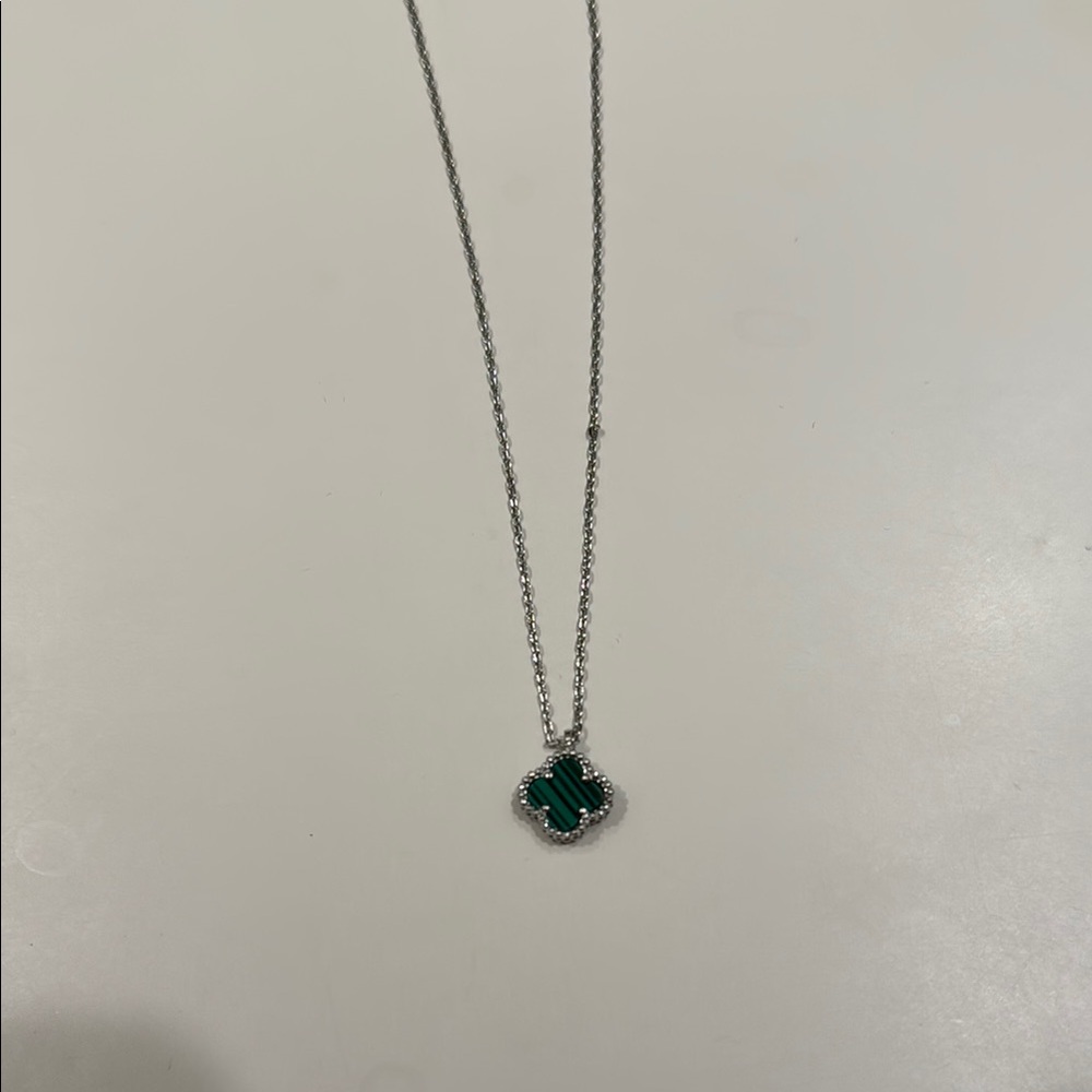 Elegant Green Pendant Necklace